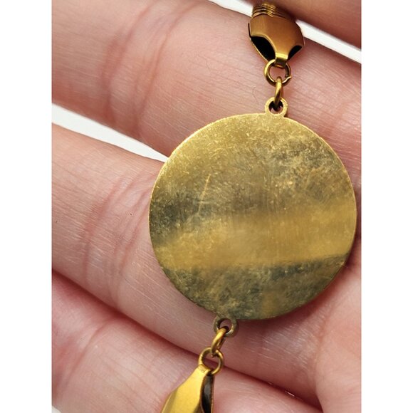 VTG Hibiscus Coin Medallion Gold Tone Herringbone Bracelet Stainless Steel - Picture 5 of 8